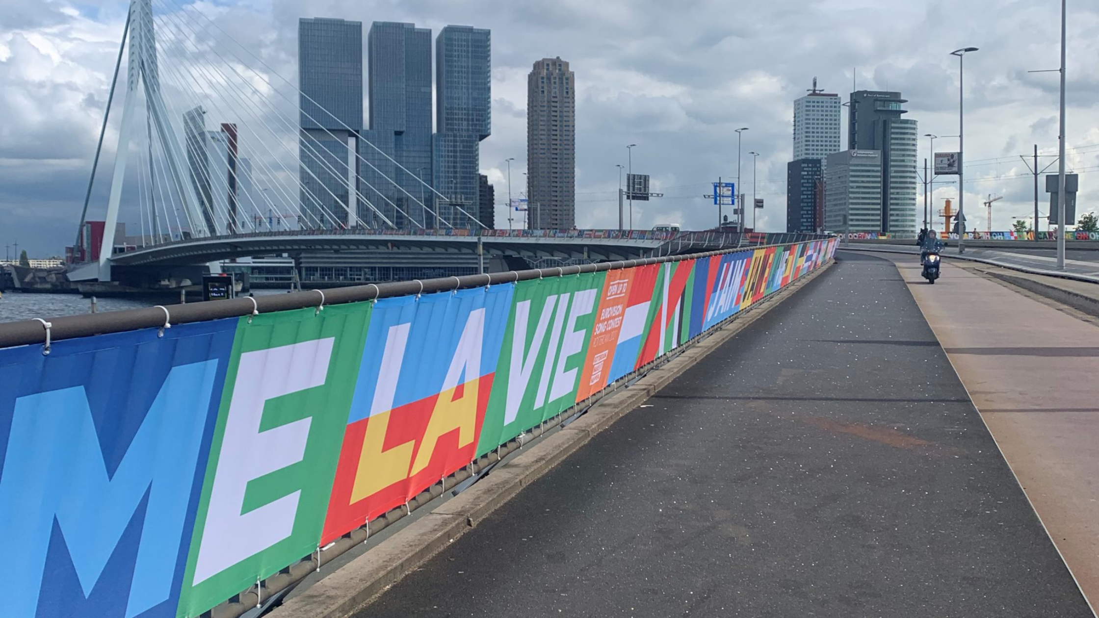 From an urban space to a festival city? Observations of Rotterdam during ESC2021